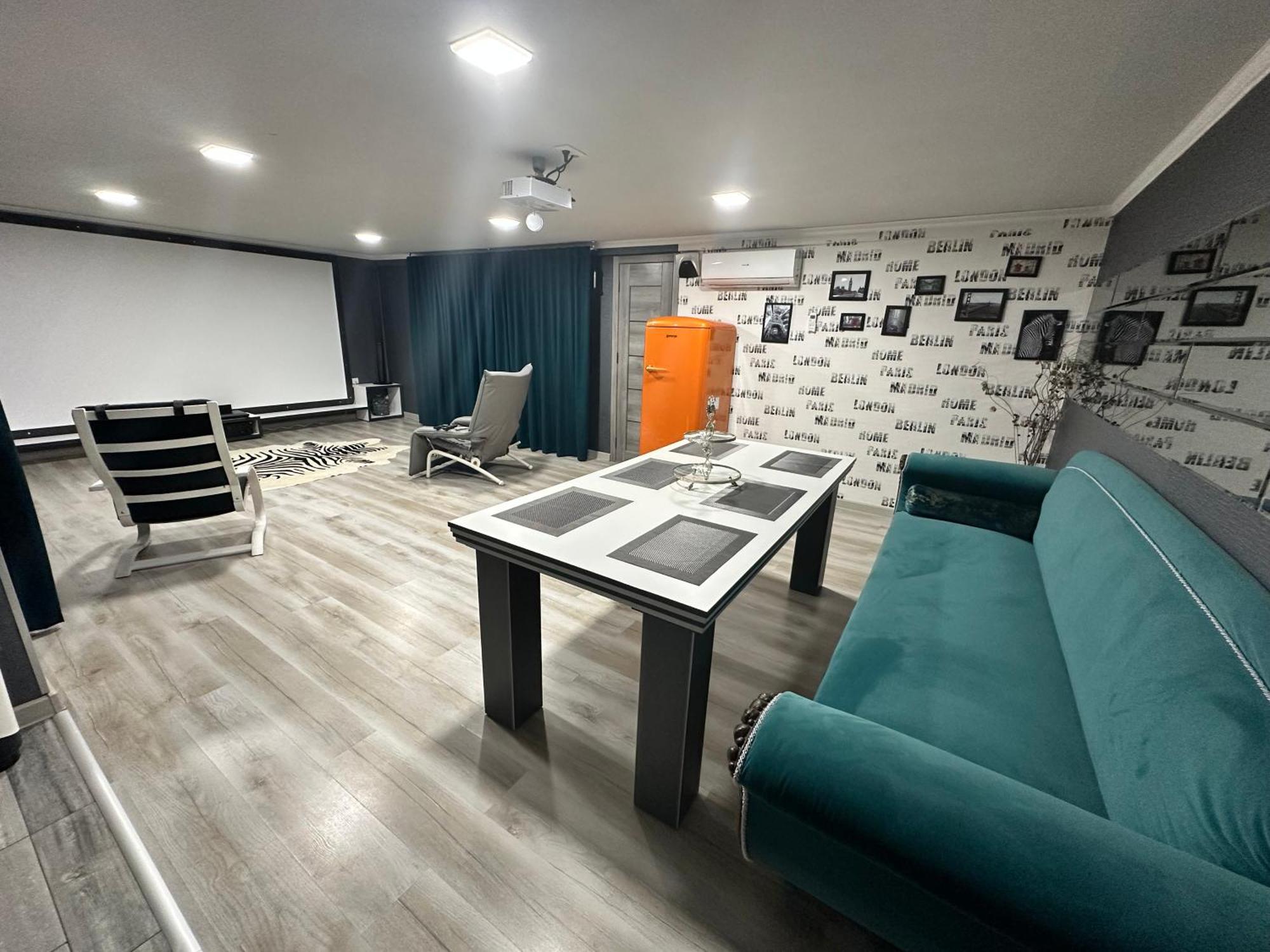 Home Fine Home Cinema 基希讷乌 外观 照片
