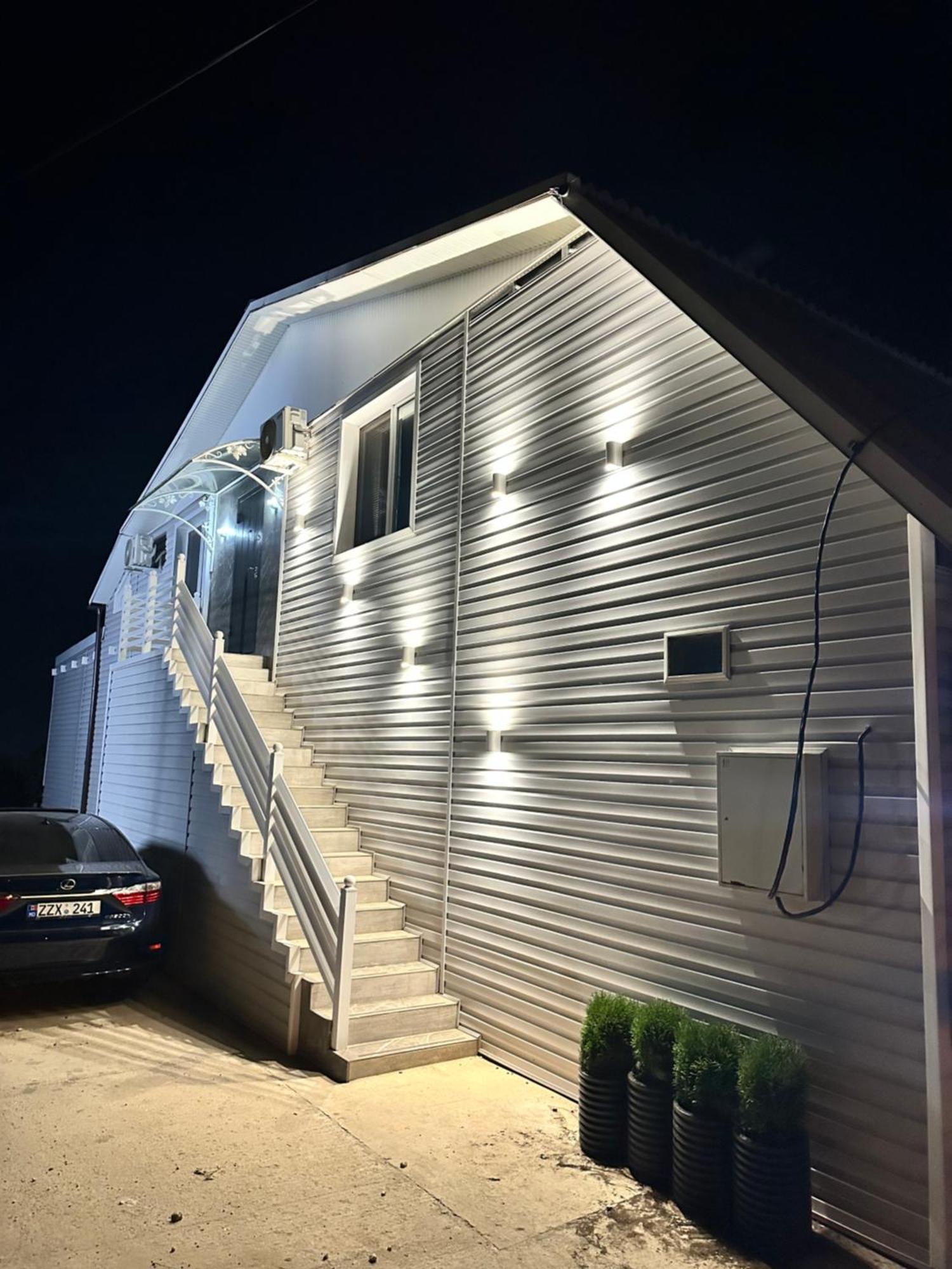 Home Fine Home Cinema 基希讷乌 外观 照片